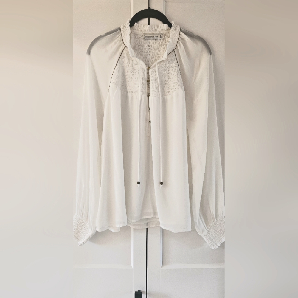 Abercrombie & Fitch Delicate Smocked Blouse In L